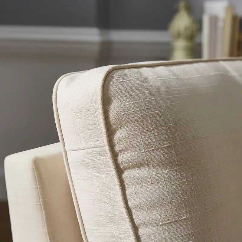 Sedia Stoddard Ivory in tessuto con borchie di