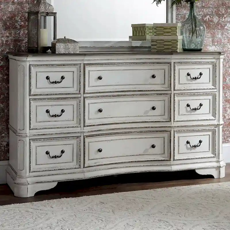 Cassettiera Magnolia Manor in corteccia invecchiata bianco antico a 9 cassetti