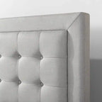 Priage by Grey Sand Letto a piattaforma di alta qualità rivestito in tessuto beige con bottoni trapuntati