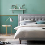 Priage by Grey Sand Letto a piattaforma di alta qualità rivestito in tessuto beige con bottoni trapuntati