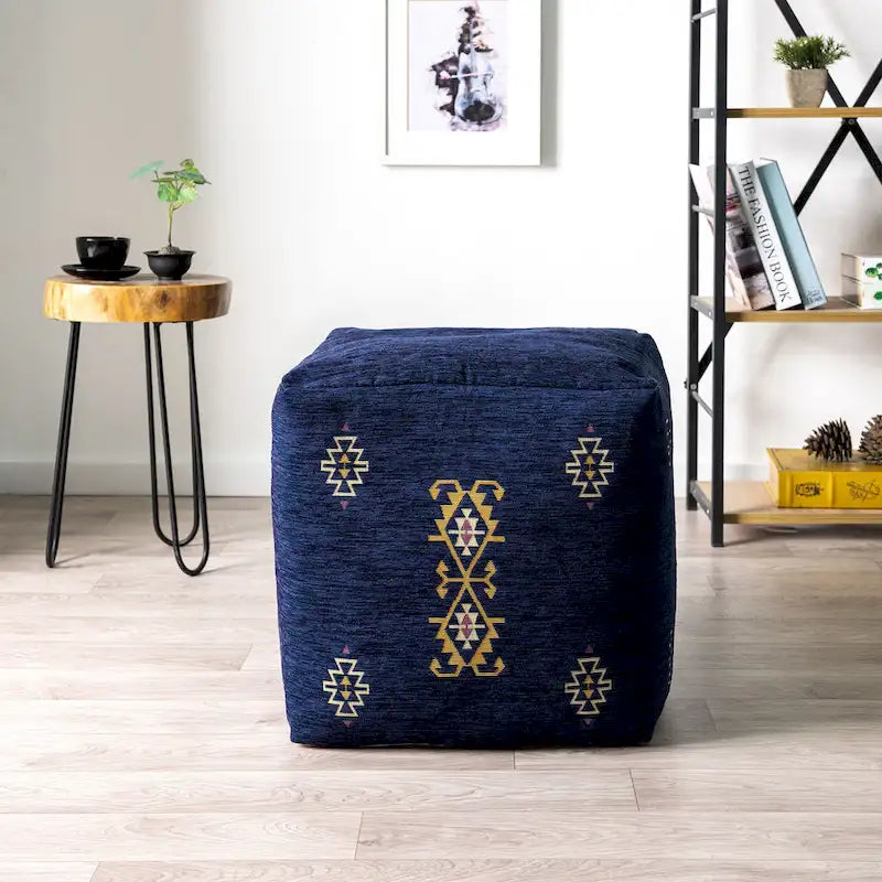 Pouf in misto poliestere con motivo damascato tradizionale Sevita Navy/Senape