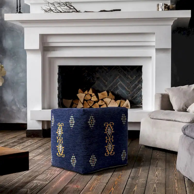 Pouf in misto poliestere con motivo damascato tradizionale Sevita Navy/Senape