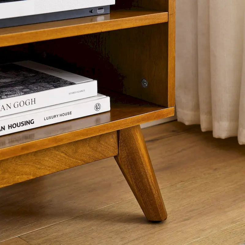Mobile TV in rattan da 150 cm per TV da 65 pollici, mobiletto porta TV, console multimediale, piedini in legno massello e ante in rattan - Legno chiaro